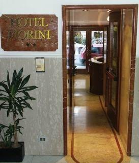 רומא Hotel Fiorini מראה חיצוני תמונה
